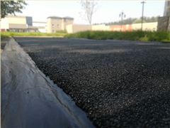 公路網(wǎng)裂貼快速及時(shí)處理面層集料顆粒脫落問題