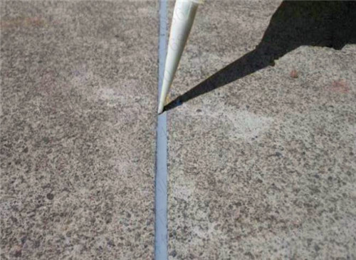 水泥路面伸縮縫切割要求及兩種填充密封的道路灌縫膠